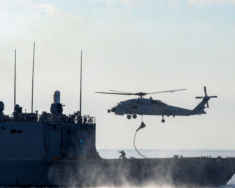 Η Τουρκία «κόβει στη μέση» το Αιγαίο με νέα NAVTEX για αεροναυτικές ασκήσεις