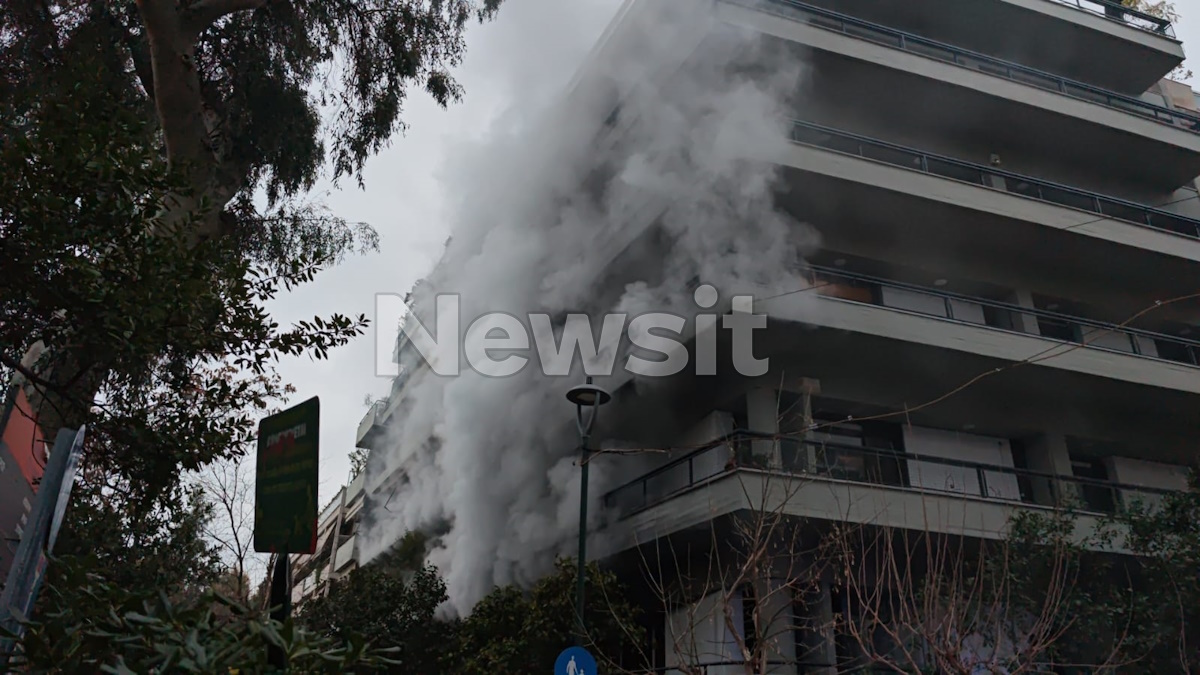 Η πολυκατοικία που «λαμπάδιασε» στο Κολωνάκι