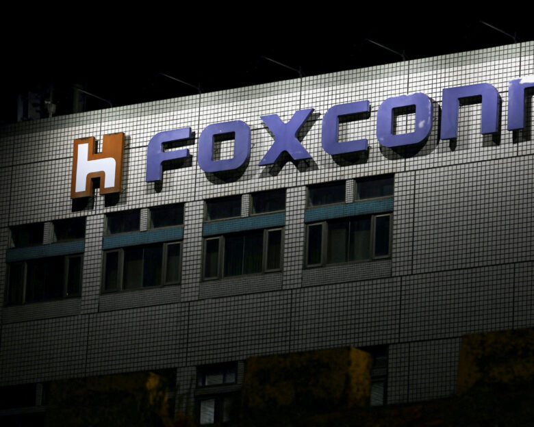 Η Foxconn στοχεύει σε συνεργασία με τη Nissan, και όχι σε εξαγορά