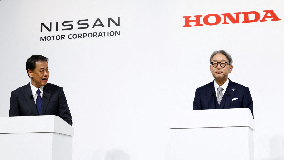 εκπρόσωποι της Honda και της Nissan