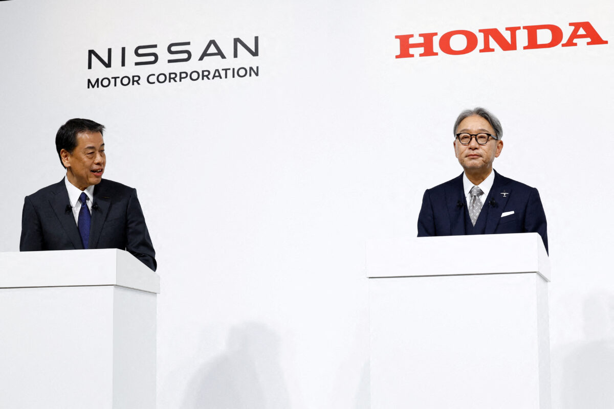 εκπρόσωποι της Honda και της Nissan