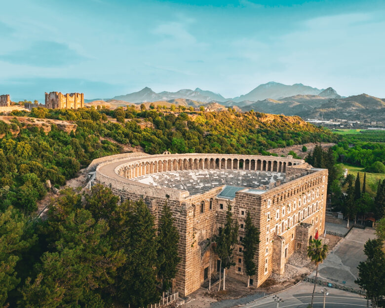 Tο μεγαλοπρεπές αρχαίο ελληνικό θέατρο της Ασπένδου στην Τουρκία