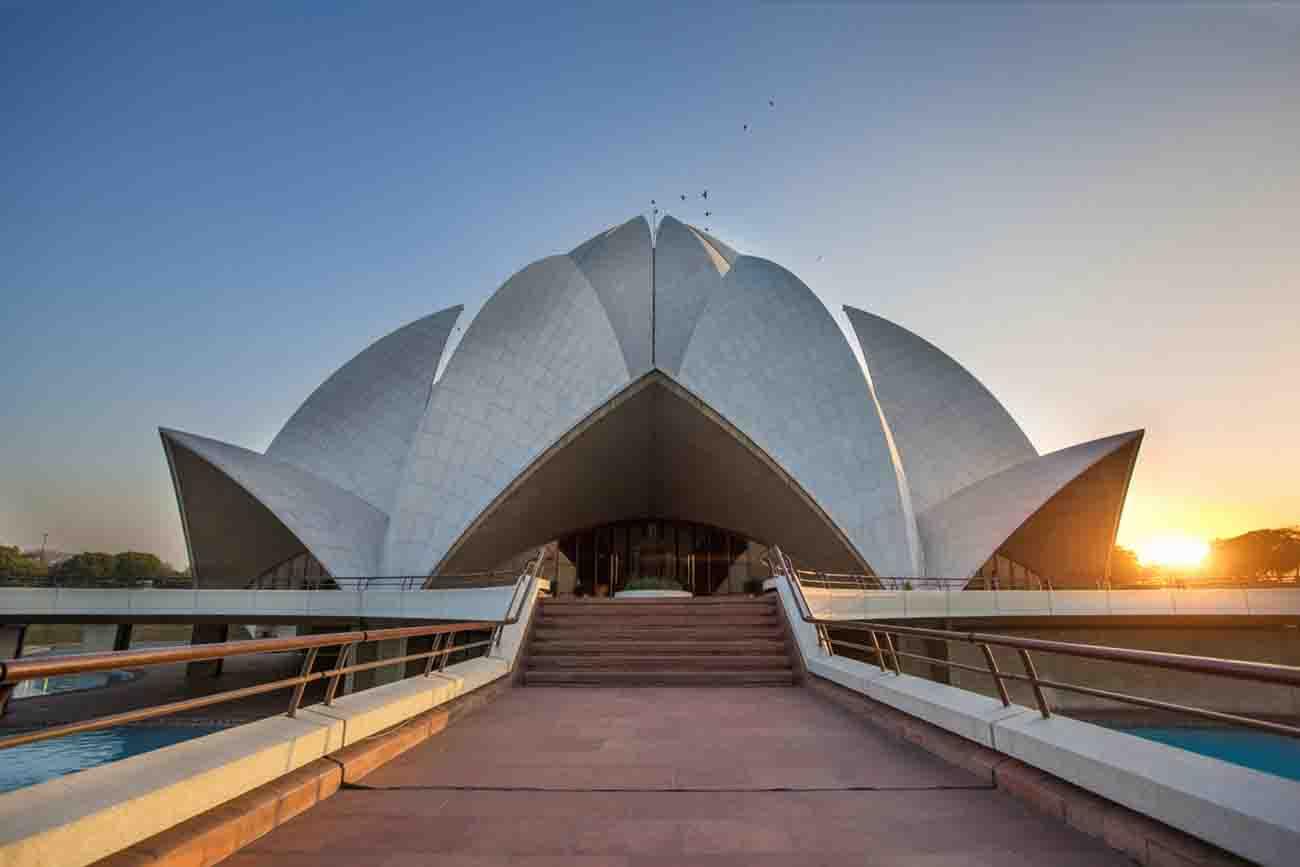 Sunset in Lotus Tempel, New Delhi