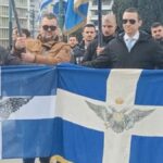 Ο Ηλίας Κασιδιάρης σε πορεία στο Σύνταγμα