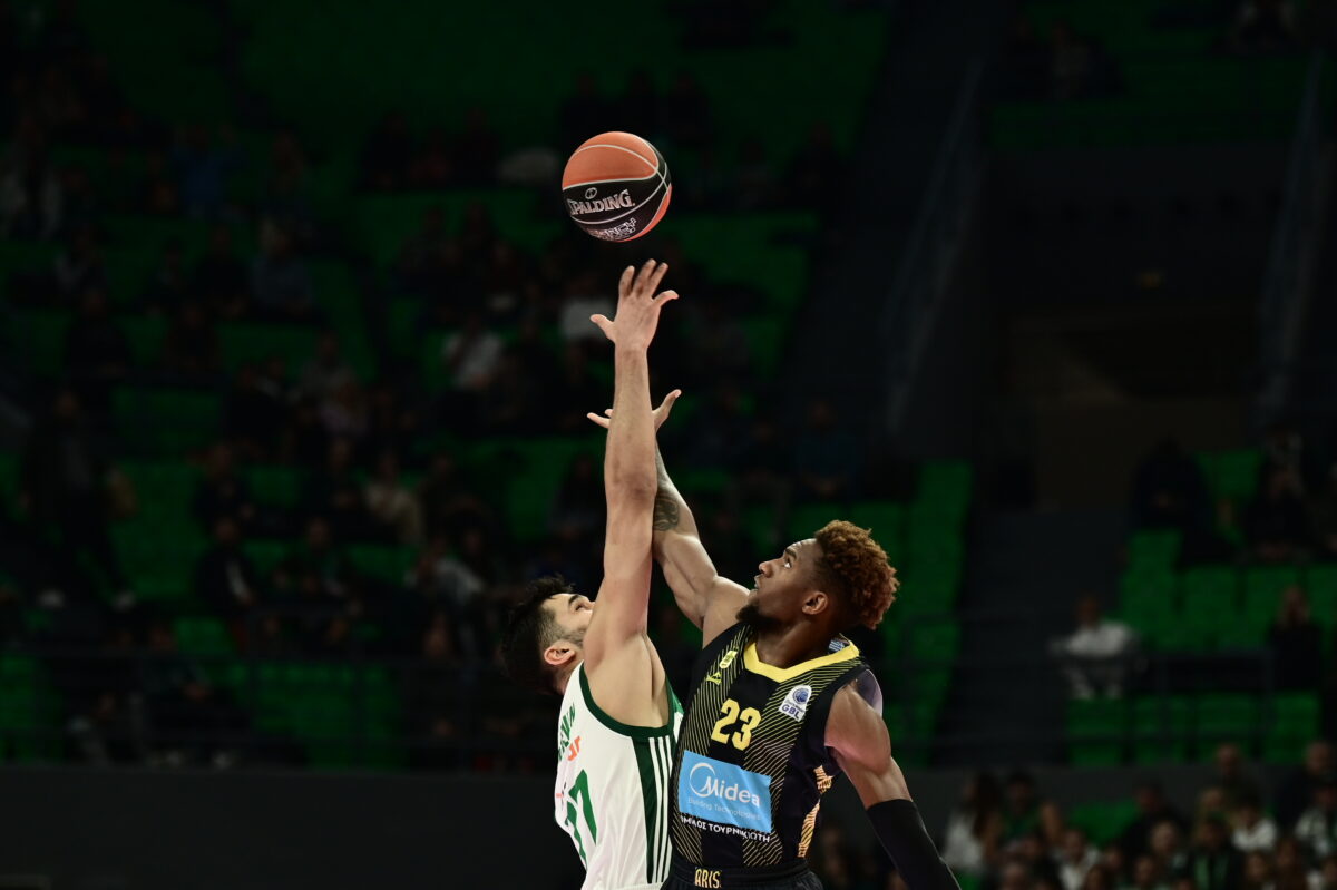 Τζάμπολ σε αγώνα της Basket League