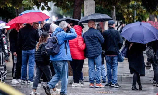 Καιρός αύριο: Νέα πτώση της θερμοκρασίας, βροχές και χιόνια