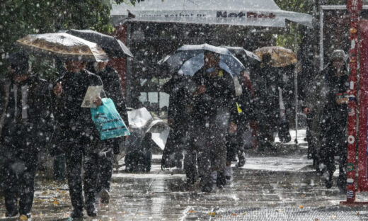 Καιρός αύριο: Βροχές και καταιγίδες σε όλη τη χώρα – Πτώση της θερμοκρασίας στους 15 βαθμούς