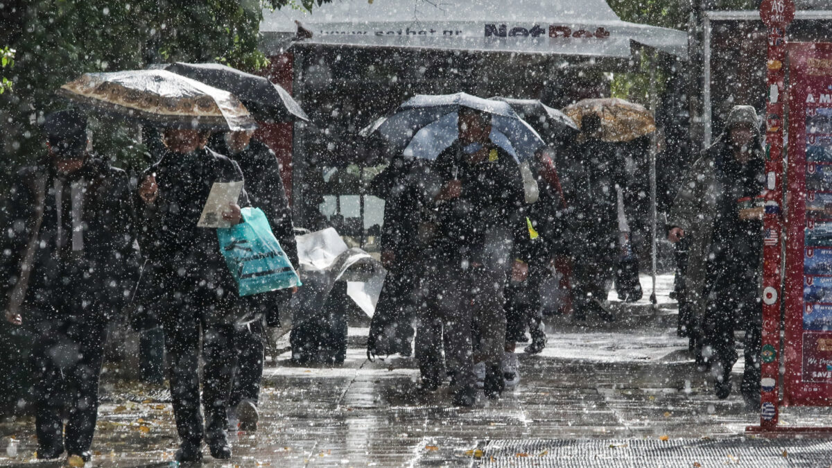 Καιρός αύριο: Βροχές και καταιγίδες σε όλη τη χώρα – Πτώση της θερμοκρασίας στους 15 βαθμούς