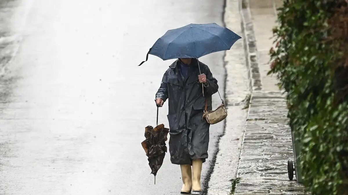 Καιρός σήμερα: Τσουχτερό κρύο, ισχυροί άνεμοι και βροχές