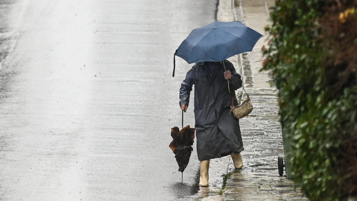 Καιρός: Βροχές, θυελλώδεις άνεμοι και τσουχτερό κρύο από σήμερα – Έκτακτο δελτίο από ΕΜΥ