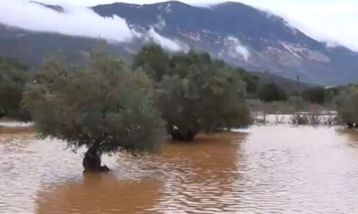 Κεφαλονιά: Βυθισμένο στα λασπόνερα το νησί εδώ και 48 ώρες – Αποκλεισμένα σπίτια και κάμποι που έγιναν λίμνες