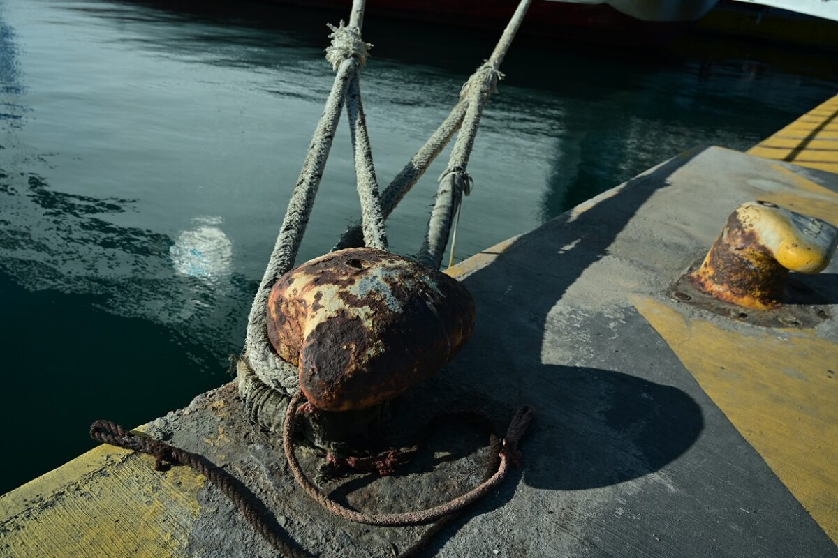 Δεμένα τα πλοία στα λιμάνια λόγω της 24ωρης απεργίας της ΠΝΟ