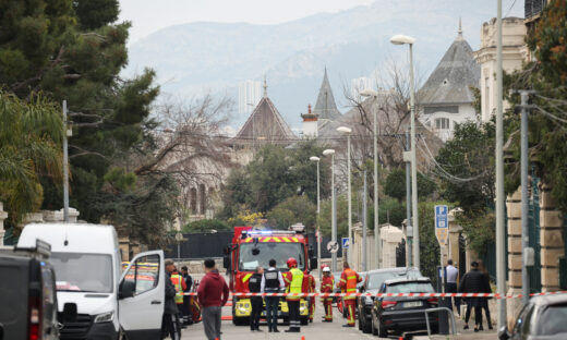 Οι Αρχές έξω από το προξενείο στη Μασσαλία