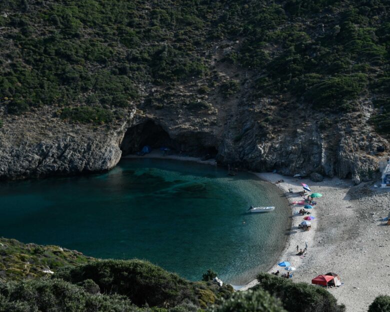 Ξεκινούν οι ηλεκτρονικές δημοπρασίες για παραχώρηση 550 τμημάτων αιγιαλού και παραλίας για το 2025