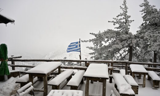 Χιονόπτωση στην Πάρνηθα