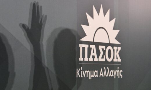 ΠΑΣΟΚ σε Νίκο Ρωμανό: «Να ανακατασκευάσει τις δηλώσεις του, αν του έχει μείνει ίχνος πολιτικής αξιοπρέπειας»