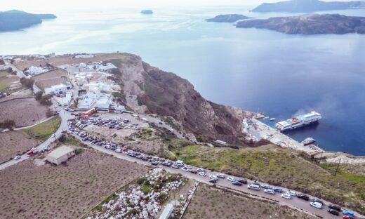 Σεισμός στις Κυκλάδες: Μαζική αποχώρηση από το λιμάνι στη Σαντορίνη