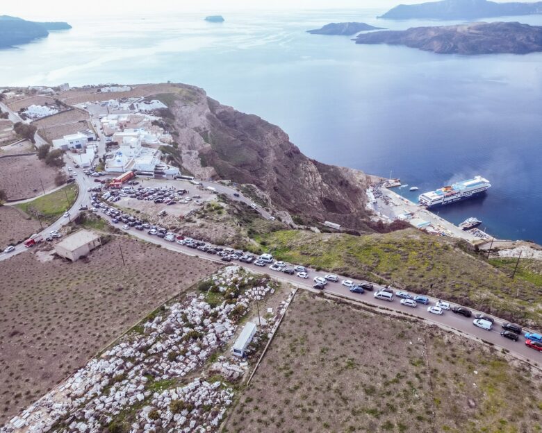 Σεισμός στις Κυκλάδες: Μαζική αποχώρηση από το λιμάνι στη Σαντορίνη