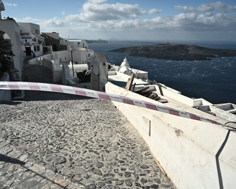 Σεισμός 4,4 Ρίχτερ ανάμεσα σε Σαντορίνη και Αμοργό – Μπαράζ ασθενών δονήσεων στην ίδια περιοχή