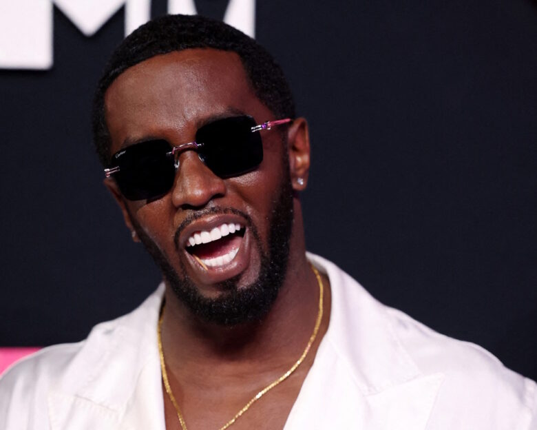 Ο Sean «Diddy» Combs μήνυσε το NBC για 100 εκατομμύρια δολάρια για συκοφαντική δυσφήμιση σε ντοκιμαντέρ