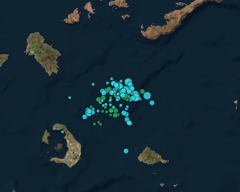 Σεισμοί στη Σαντορίνη: Πάνω από 10 σεισμικές δονήσεις μέσα σε λίγη ώρα – «Δεν μπορούμε να αποκλείσουμε έναν μεγαλύτερο σεισμό»