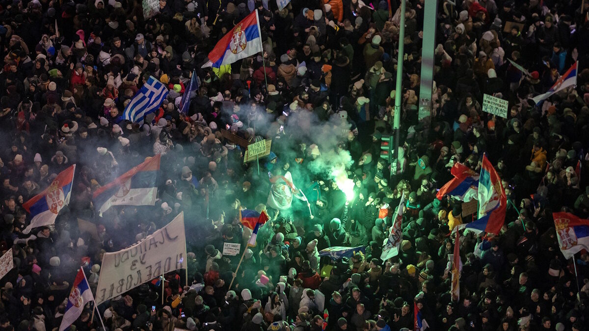 Σέρβοι διαδηλωτές στο Βελιγράδι