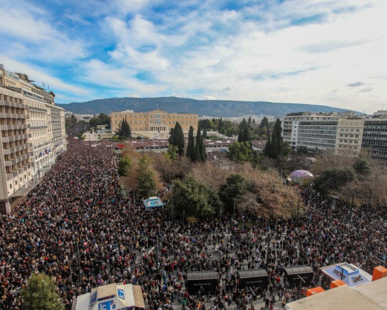 Η «χημεία» Μητσοτάκη – Μερτς  το προεκλογικό βίντεο και το τηλεφώνημα  ο Άδωνις και το μπρα ντε φερ κυβέρνησης- αντιπολίτευσης για τα συλλαλητήρια της Παρασκευής  αναζητείται… υπουργός Οικονομικών