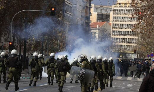 Επεισόδια μετά το συλλαλητήριο για τα Τέμπη