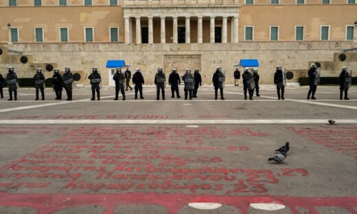 Άνδρες των ΜΑΤ στο φοιτητικό συλλαλητήριο για τα Τέμπη  ΤΑΤΙΑΝΑ ΜΠΟΛΑΡΗ EUROKINISSI