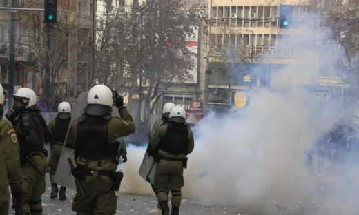 Τραυματίστηκε φωτορεπόρτερ στα επεισόδια στο Σύνταγμα