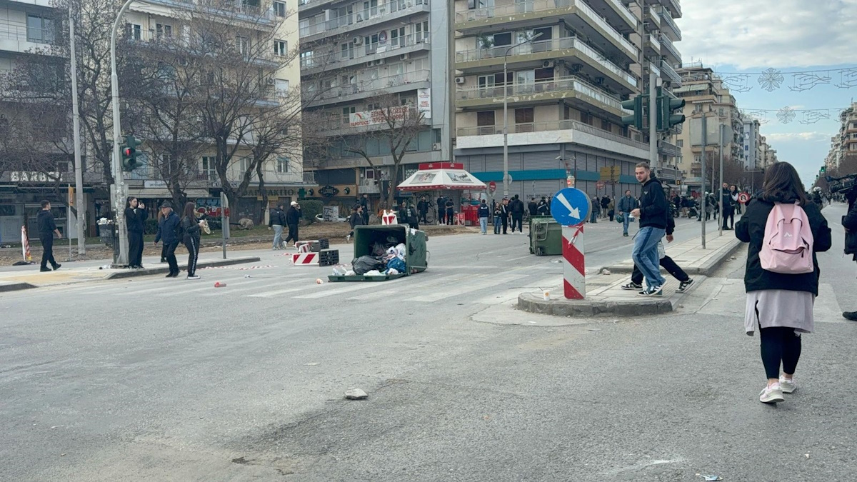 Επεισόδια στην διαδήλωση για τα Τέμπη στην Θεσσαλονίκη