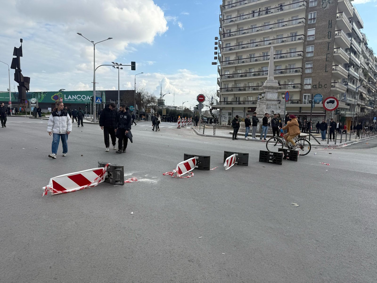 Επεισόδια στην διαδήλωση για τα Τέμπη στην Θεσσαλονίκη