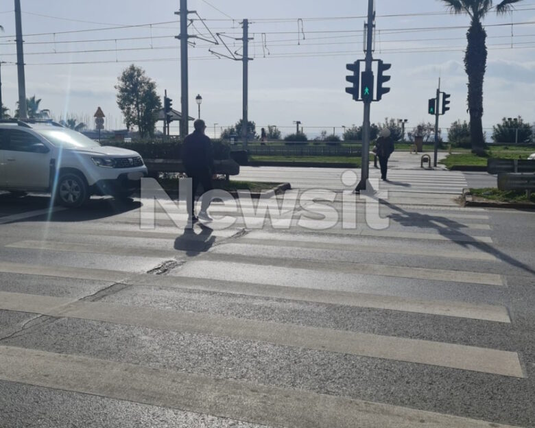 Τροχαίο στην Ποσειδώνος: Γυναίκα παρασύρθηκε από όχημα καθαριότητας – Ανασύρθηκε χωρίς τις αισθήσεις της