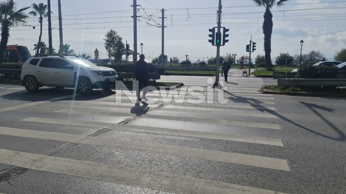 Δυστύχημα στην Ποσειδώνος: Νεκρή η ηλικιωμένη που παρασύρθηκε από όχημα καθαριότητας