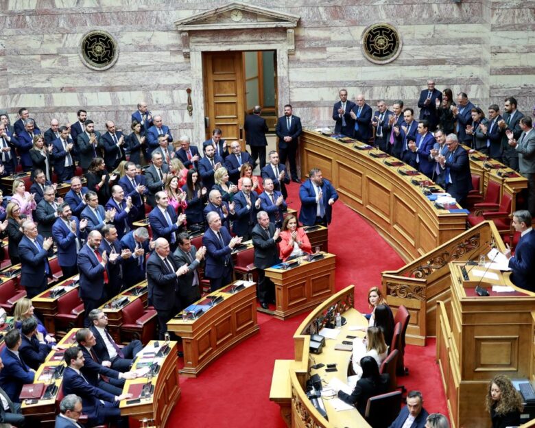 Τέμπη: «Πόλεμος» κυβέρνησης – αντιπολίτευσης για την προ ημερησίας διάταξης συζήτηση στη Βουλή – «Να αποφασίσουν τι θέλουν»