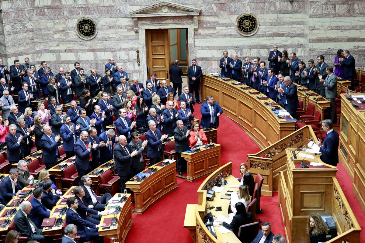 Τέμπη: «Πόλεμος» κυβέρνησης – αντιπολίτευσης για την προ ημερησίας διάταξης συζήτηση στη Βουλή – «Να αποφασίσουν τι θέλουν»