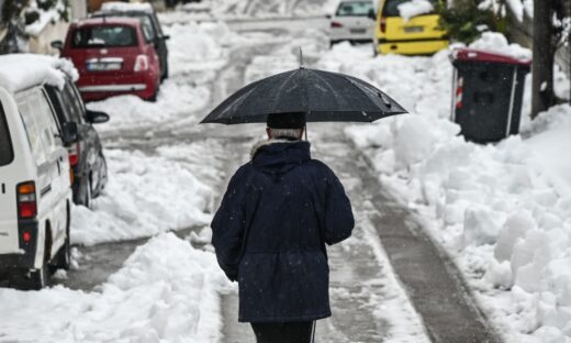 Καιρός σήμερα: Ασθενείς χιονοπτώσεις στα ορεινά, την Εύβοια και την Κρήτη και τσουχτερό κρύο σε όλη τη χώρα