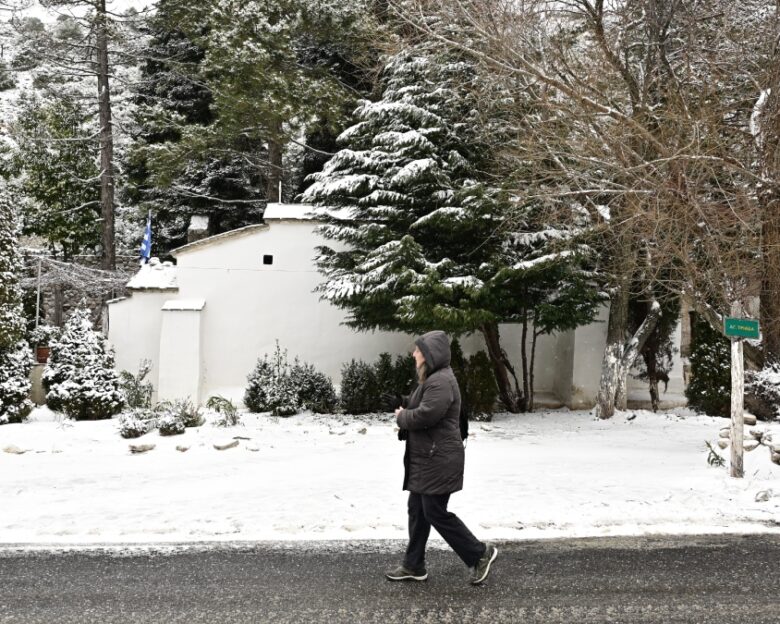 Καιρός αύριο: Νέα πτώση της θερμοκρασίας και χιόνια στα πεδινά