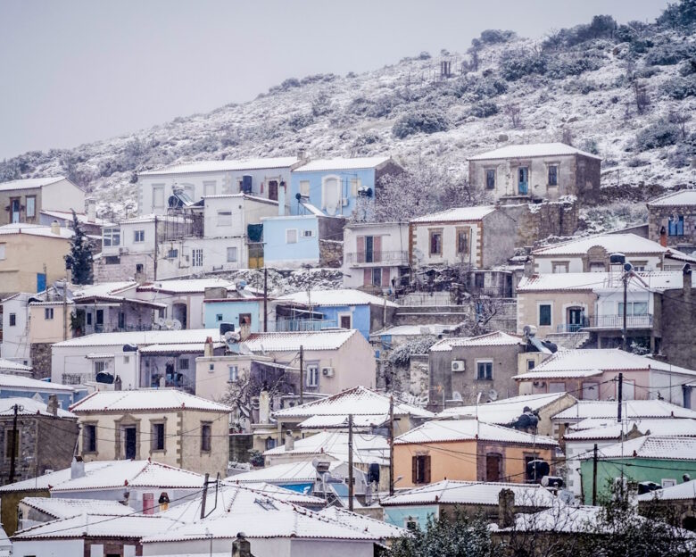 Καιρός σήμερα: Παγετός στα ηπειρωτικά και καταιγίδες σε Ιόνιο, Πελοπόννησο, Αιγαίο και Κρήτη