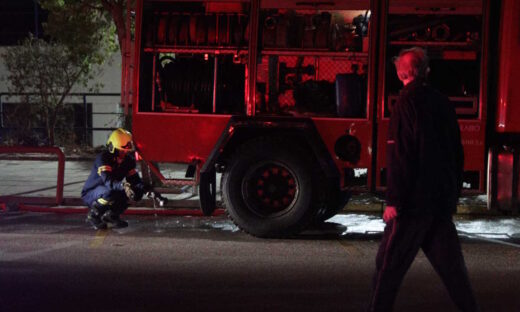 Επιχείρηση της Πυροσβεστικής Υπηρεσίας για την κατάσβεση φωτιάς