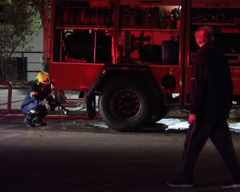 Φωτιά σε υπαίθριο επαγγελματικό χώρο στην Παλλήνη