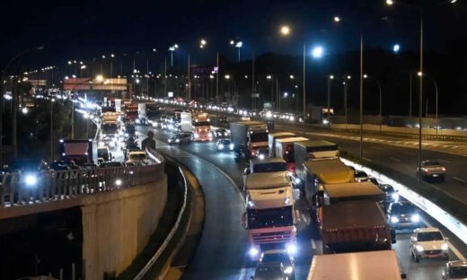 Μποτιλιάρισμα στην Εθνική Οδό Αθηνών - Λαμίας στο ύψος του Κηφισού