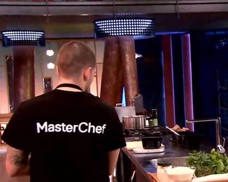 MasterChef: Δεν πρόλαβε να βγάλει πιάτο και αποχώρησε – Η ατάκα «δηλητήριο» του Σωτήρη Κοντιζά