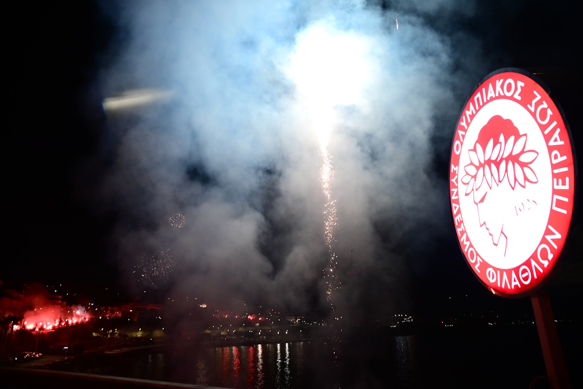 Εορτασμοί στον Πειραιά για τα 100 χρόνια ζωής του Ολυμπιακού