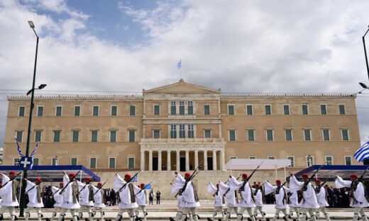 Στρατιωτική παρέλαση στην Αθήνα για την 25η Μαρτίου