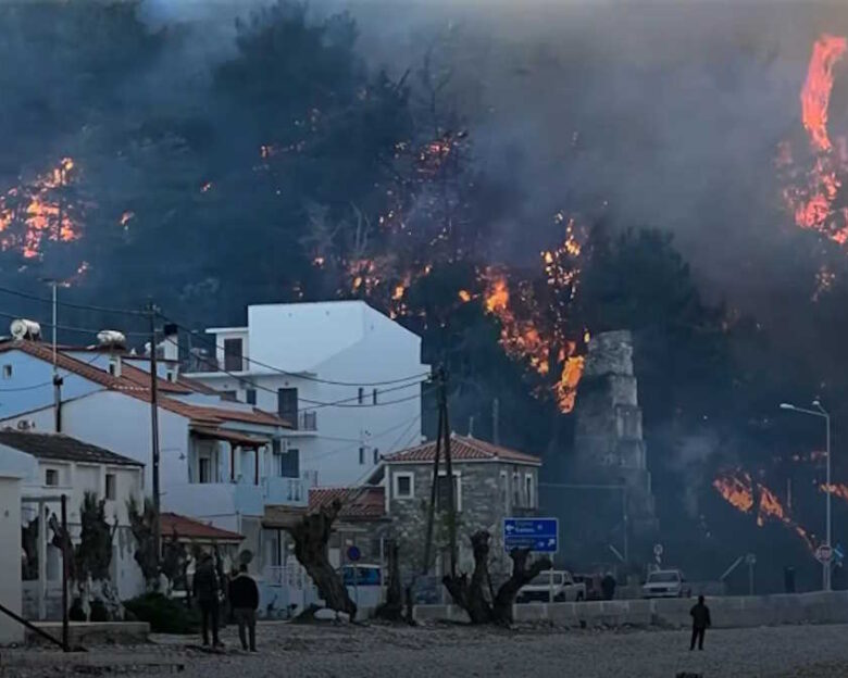 Φωτιά σε δασική έκταση στη Σάμο – Μεγάλη μάχη με τις φλόγες