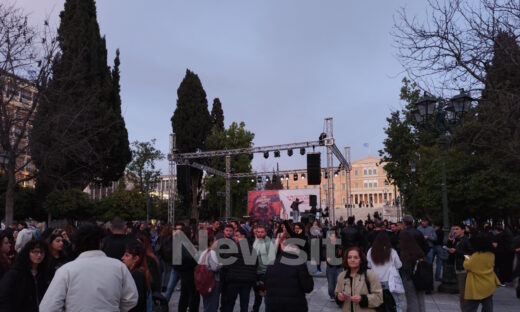 Συναυλία για τα Τέμπη στο Σύνταγμα