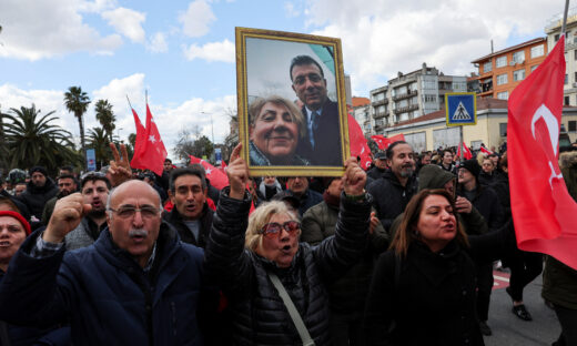 Διαδηλώσεις υπέρ του Εκρέμ Ιμάμογλου