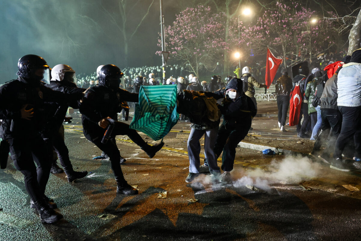 Επεισοδια στην Κωνσταντινούπολη