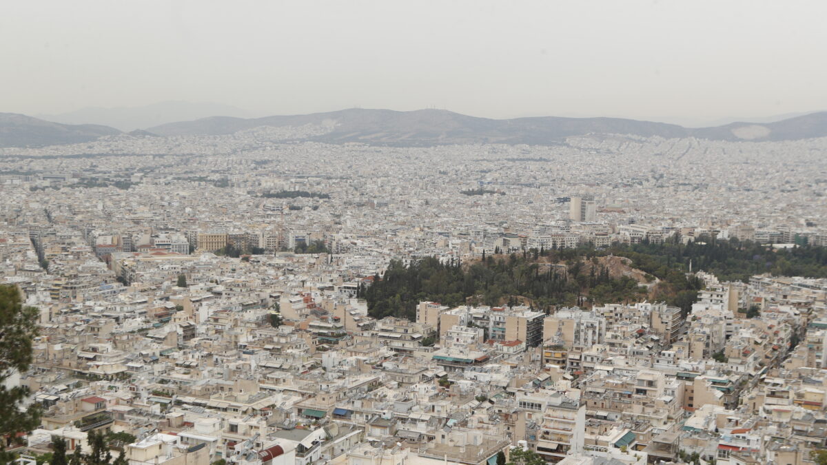 Η Αθήνα πνιγμένη στην αφρικανική σκόνη